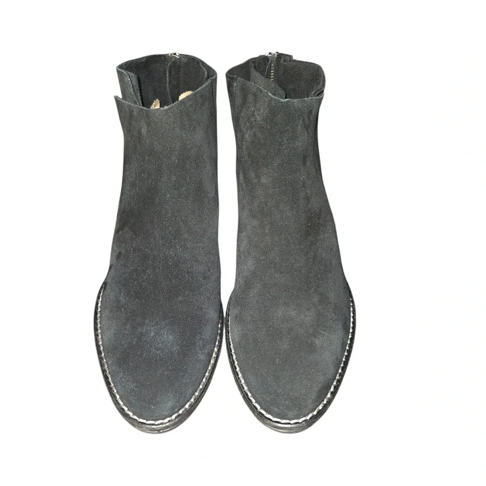 Very Volatile Aldworth Booties‎ Women 10 Black Suede Rear Zip Low Stacked Heel